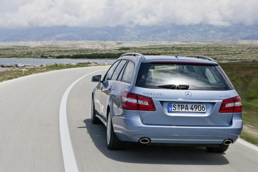  Mercedes-Benz E-Class Estate 2010 года  (фото 26 из 65)